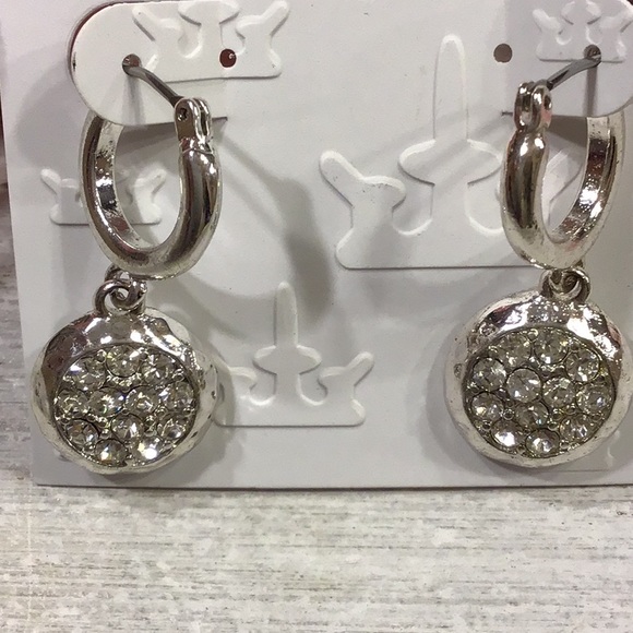 [🌾[2/$28.00]🌾 Trifari Earrings - Picture 2 of 6